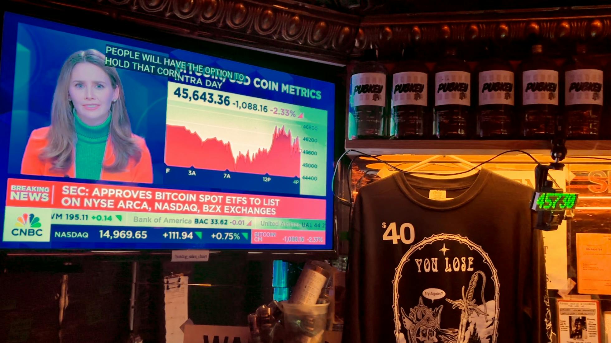 Bitcoin barely budges on ETF approval day, but enthusiasts celebrate its Wall Street debut anyway. Image: André Beganski / Coinage